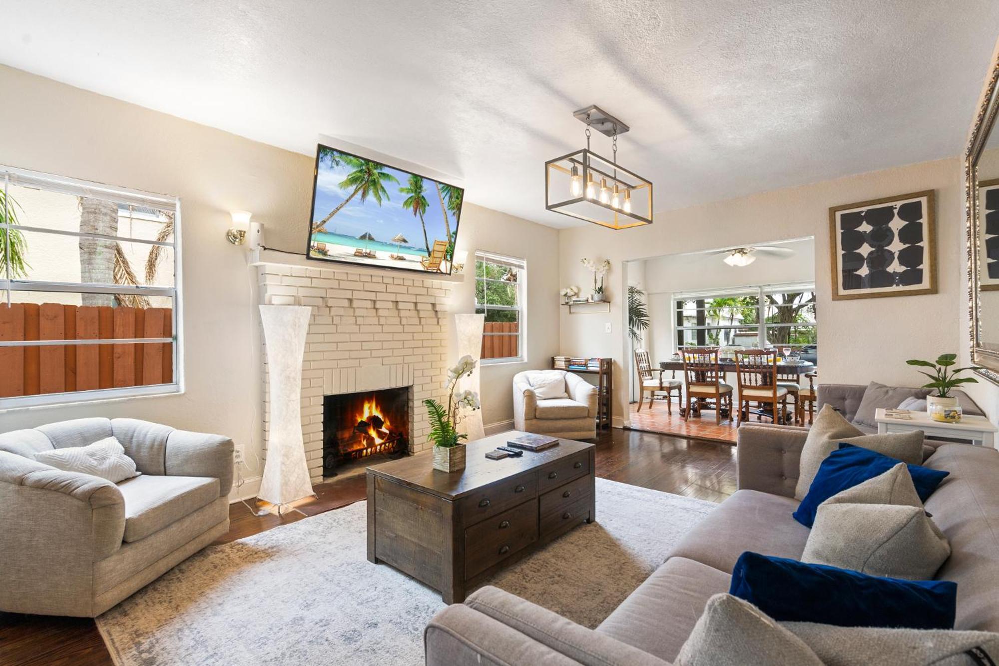 Chic Downtown Vacation Home And Guest Home Γουεστ Παλμ Μπιτς Εξωτερικό φωτογραφία
