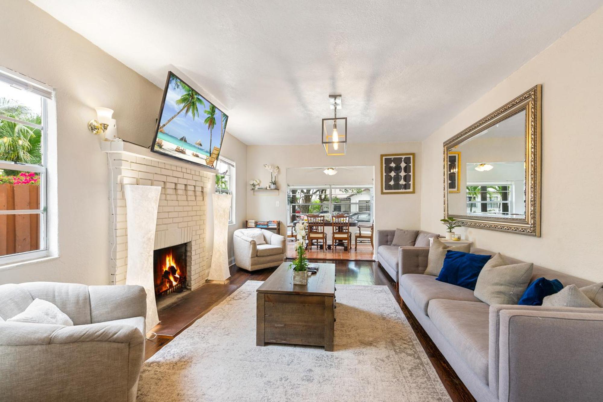 Chic Downtown Vacation Home And Guest Home Γουεστ Παλμ Μπιτς Εξωτερικό φωτογραφία