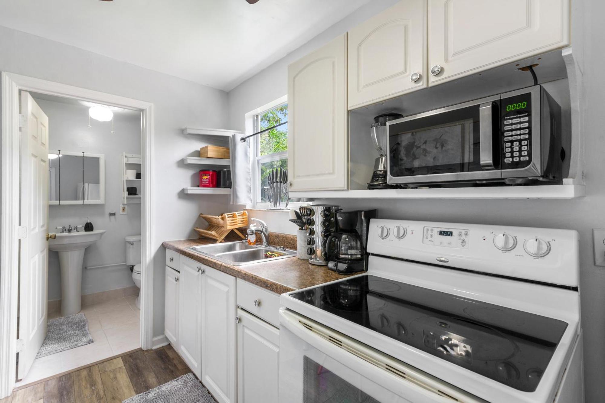 Chic Downtown Vacation Home And Guest Home Γουεστ Παλμ Μπιτς Εξωτερικό φωτογραφία
