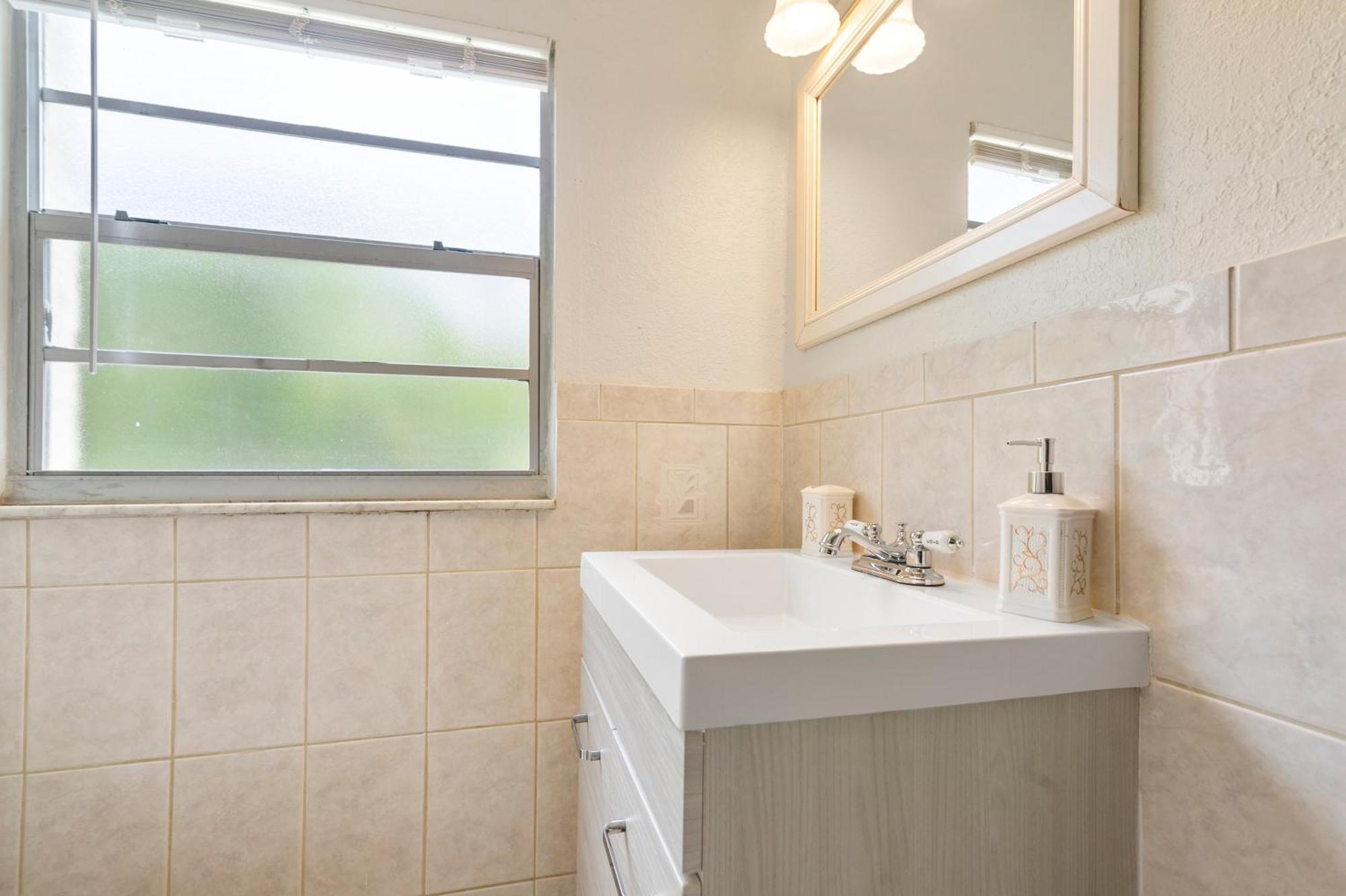 Chic Downtown Vacation Home And Guest Home Γουεστ Παλμ Μπιτς Εξωτερικό φωτογραφία