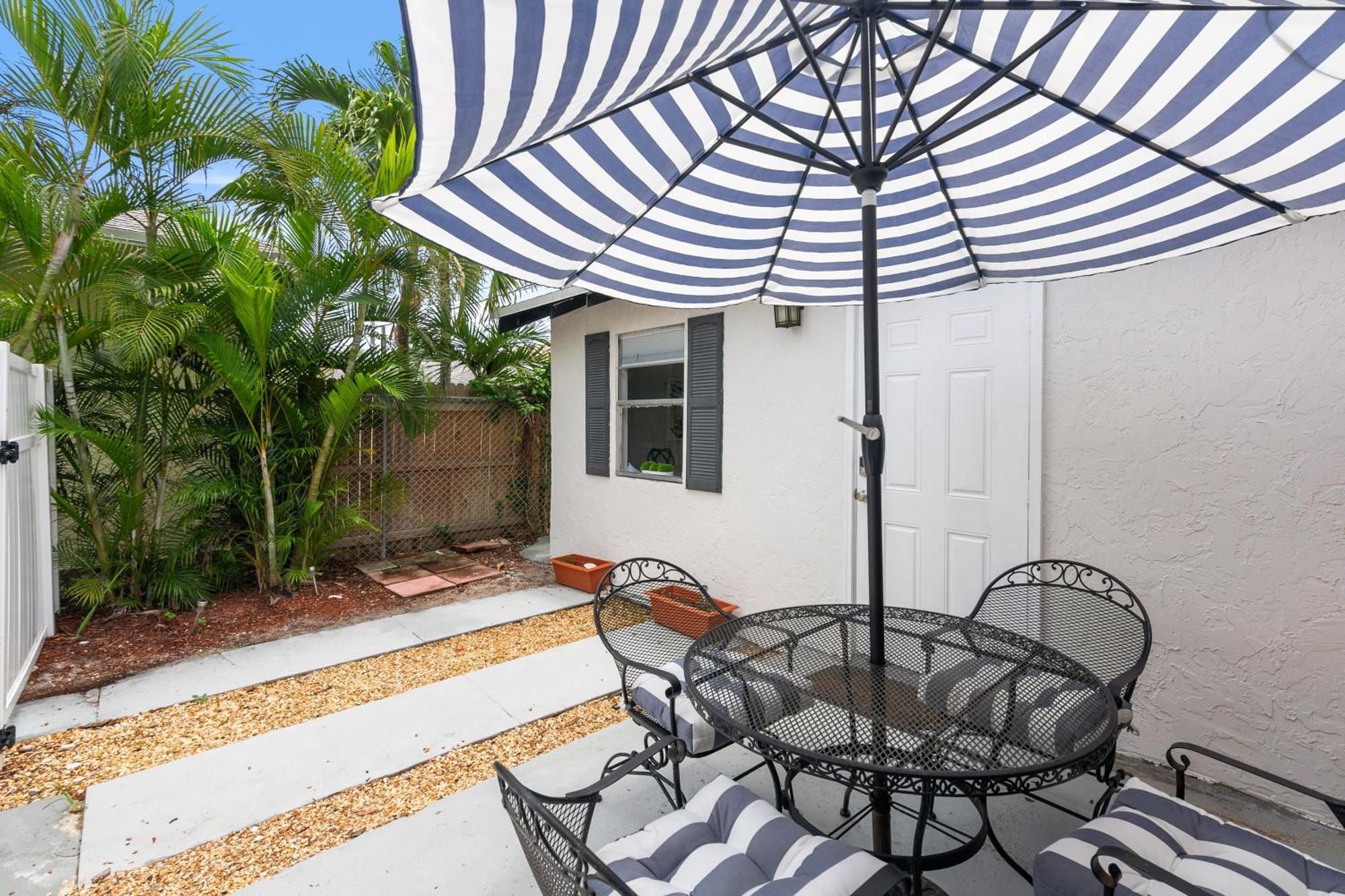 Chic Downtown Vacation Home And Guest Home Γουεστ Παλμ Μπιτς Εξωτερικό φωτογραφία