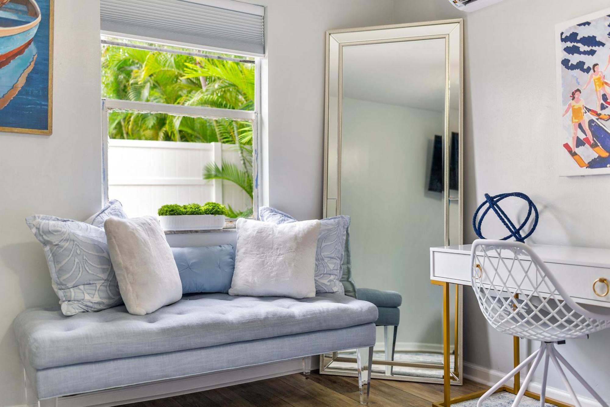 Chic Downtown Vacation Home And Guest Home Γουεστ Παλμ Μπιτς Εξωτερικό φωτογραφία