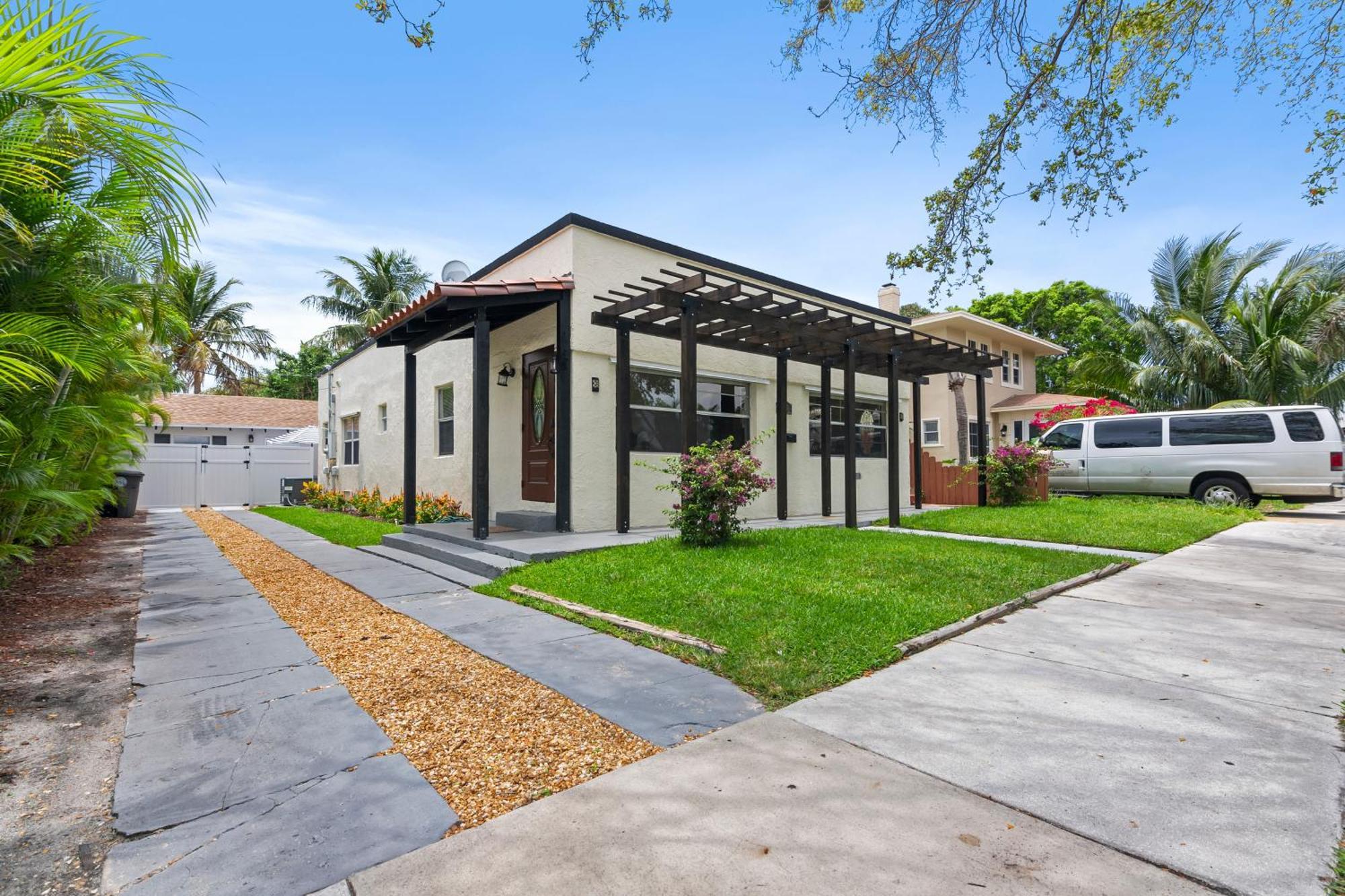 Chic Downtown Vacation Home And Guest Home Γουεστ Παλμ Μπιτς Εξωτερικό φωτογραφία